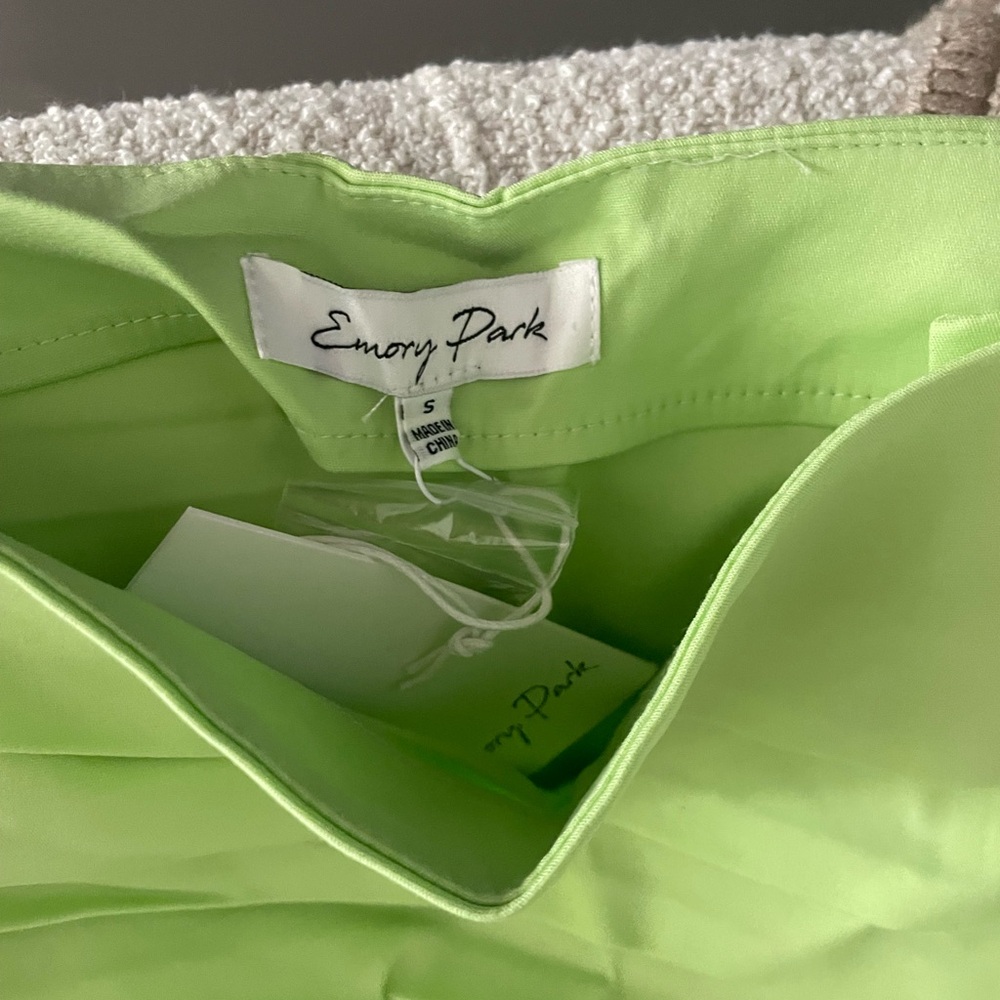 Green‎ Button Mini Skirt Ruched - Picture 3 of 8